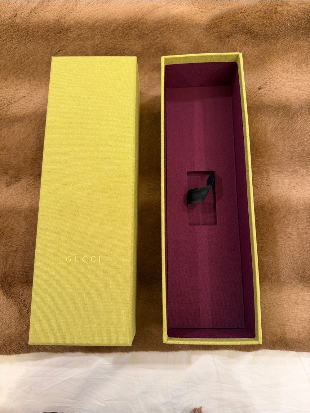 Gucci Green Linen Jewelry box with Burgundy Interior